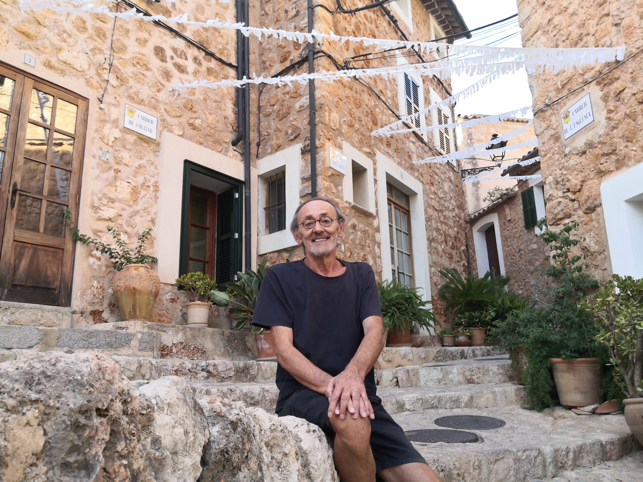 Jaume Pinya: "A Fornalutx hem recopilat 5.400 dibuixos de teules pintades de 61 cases"