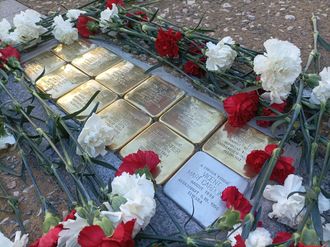 Eivissa col·loca devuit Stolpersteine dedicades a víctimes del nazisme i el franquisme