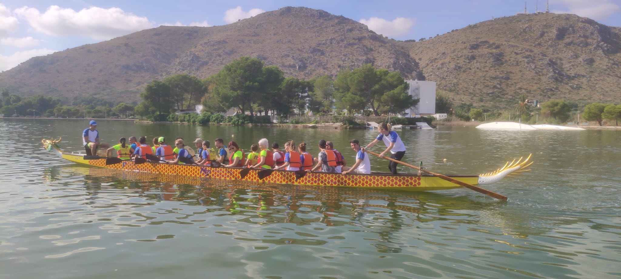 Dragon Boats, el nou esport que a partir d'ara es pot practicar a l'Estany des Pont d'Alcúdia