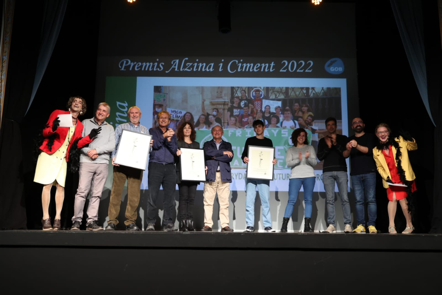El GOB lliura els premis Alzina i Ciment, amb homenatges a Estimam Son Sardina, la Plataforma contra els Megacreuers i Juventud x Clima