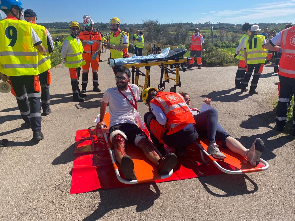 Els efectius d'emergències es posen a prova amb un simulacre d'accident de tren a Petra