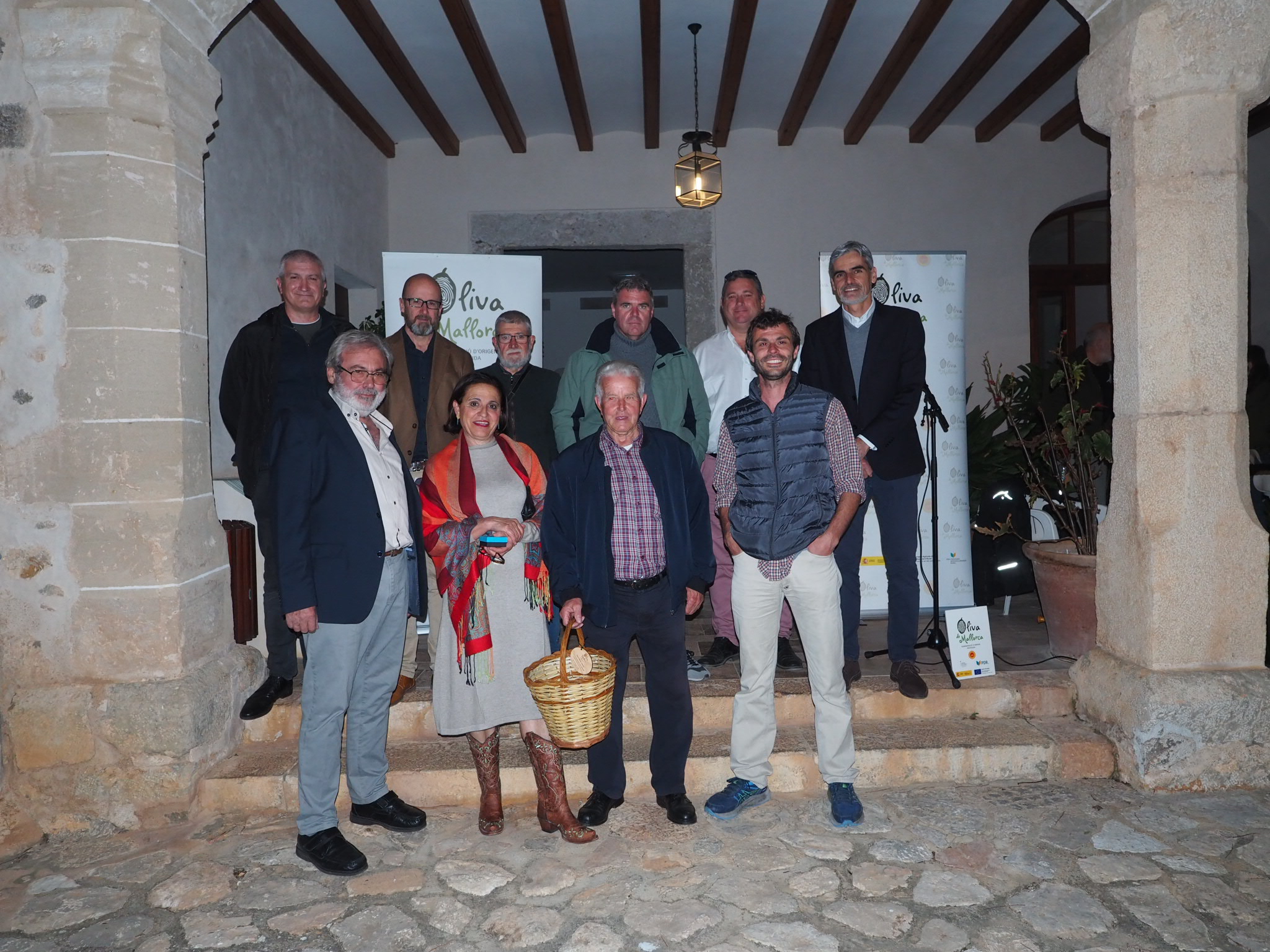 La Denominació d'Origen Oliva de Mallorca homenatge la família de Sa Cabana Vella de Fornalutx