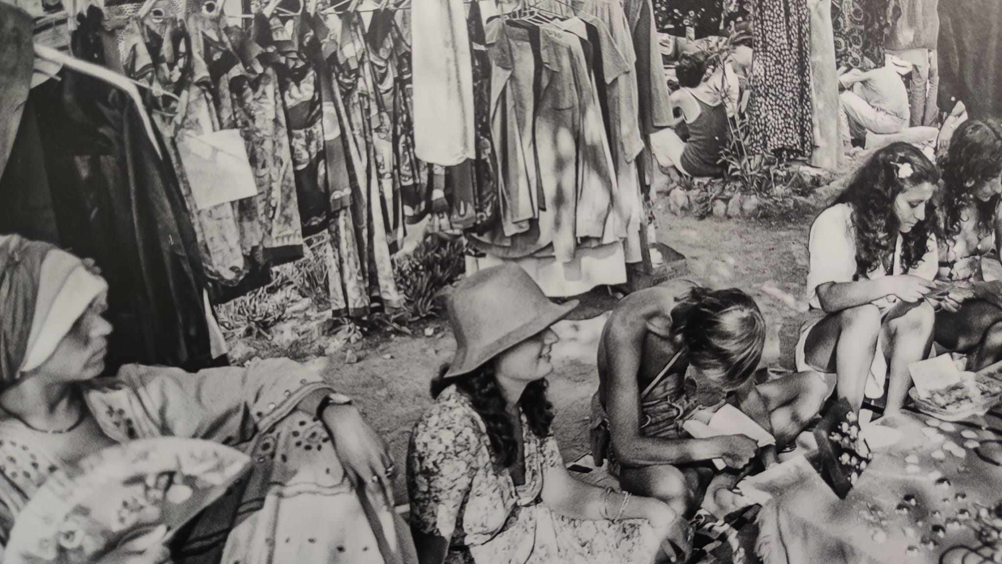 Pagesos i hippies d'Eivissa dels anys setanta, agrupats en una exposició del fotògraf Josep Soler