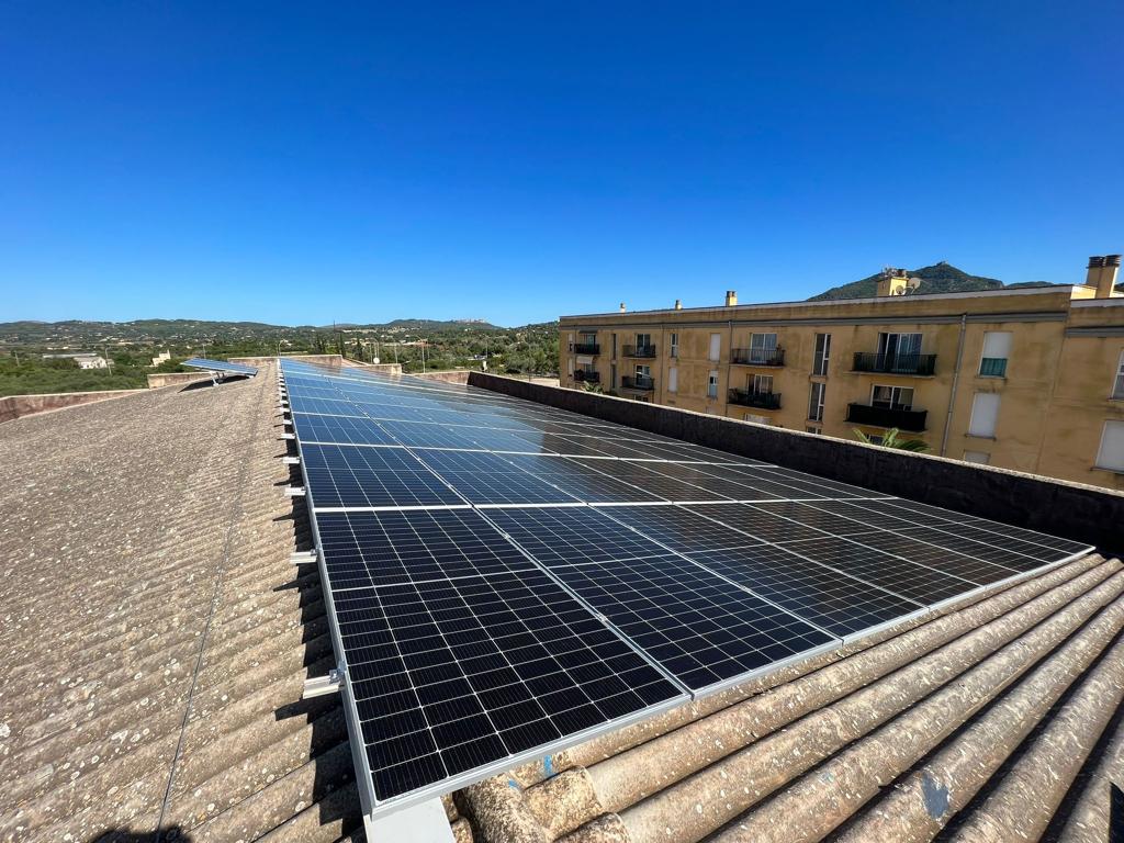 Felanitx instal·la plaques solars a l'oficina de turisme, la seu de la brigada d'obres i l'edifici consistorial