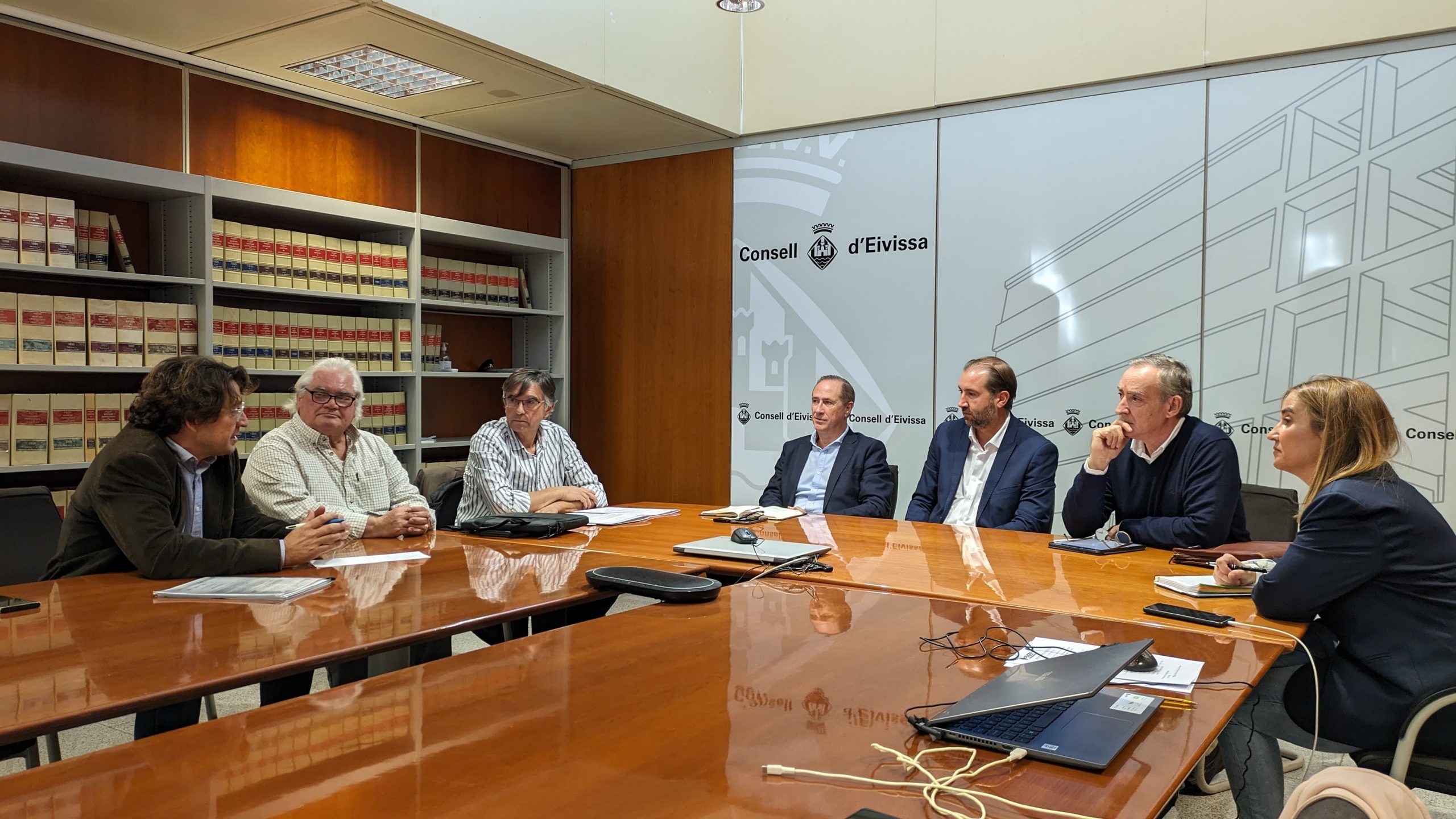 La Conselleria de la Mar es compromet amb la protecció de les casetes varador a Eivissa