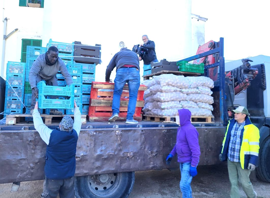 ASAJA reparteix més de 10 tones de productes del sector primari a col·lectius socials de Mallorca