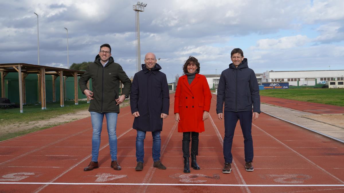 Signat el conveni entre Consell i Ajuntament per reformar la pista d'atletisme de Maó