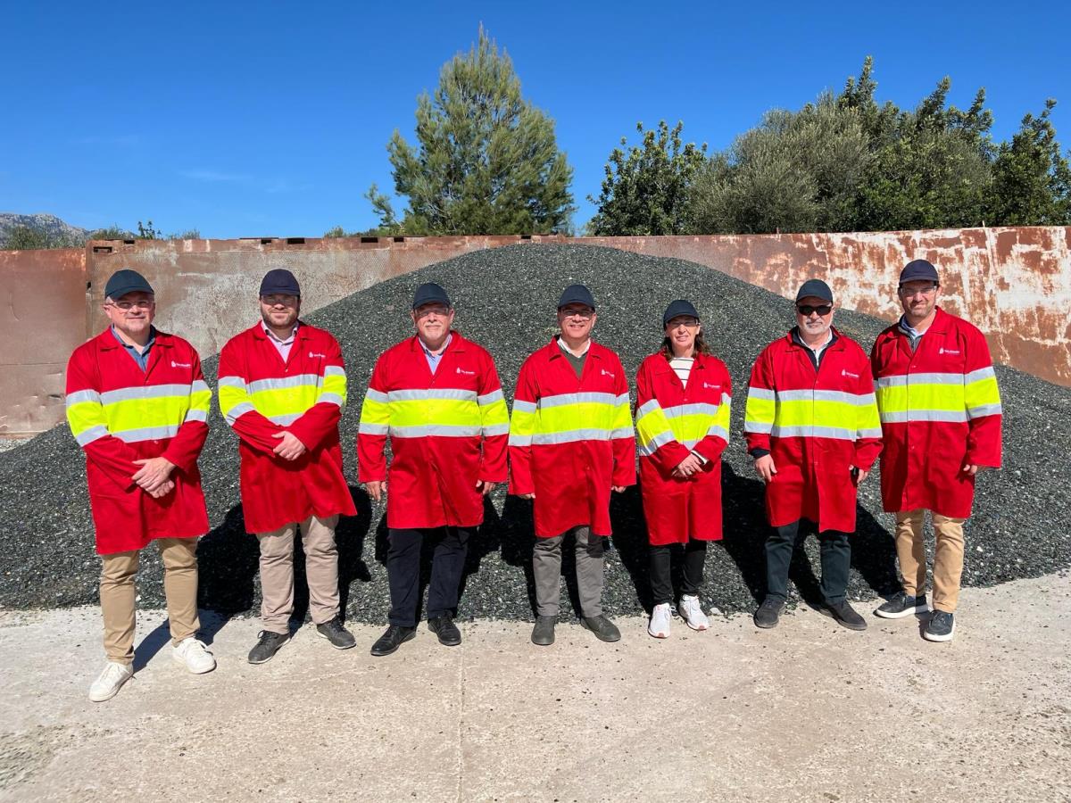 El Consorci de Residus de Menorca visita la planta de tractament d'Ecovidrio