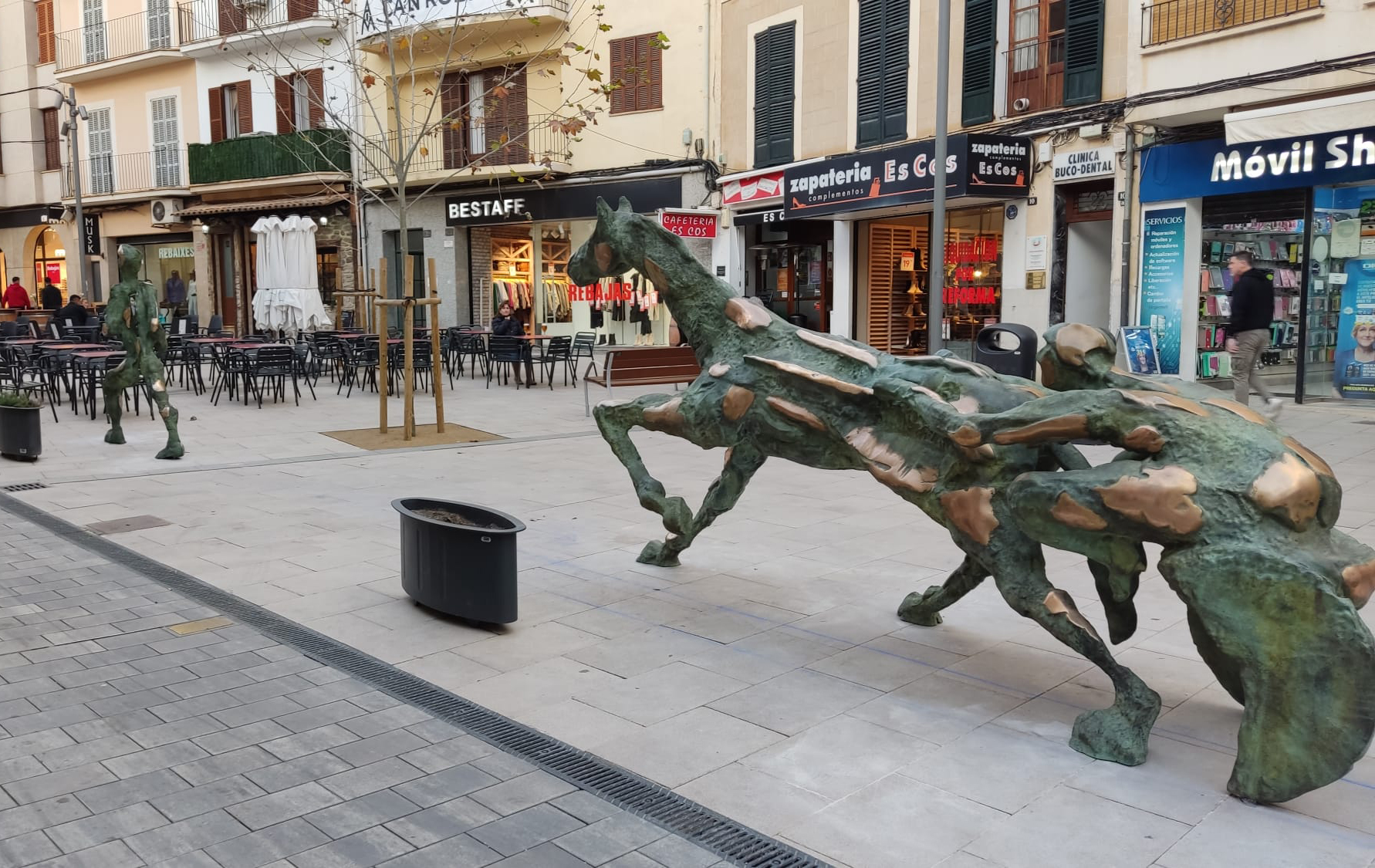 "L'home contra el cavall", la petjada de Llorenç Ginard a la plaça del Cós de Manacor