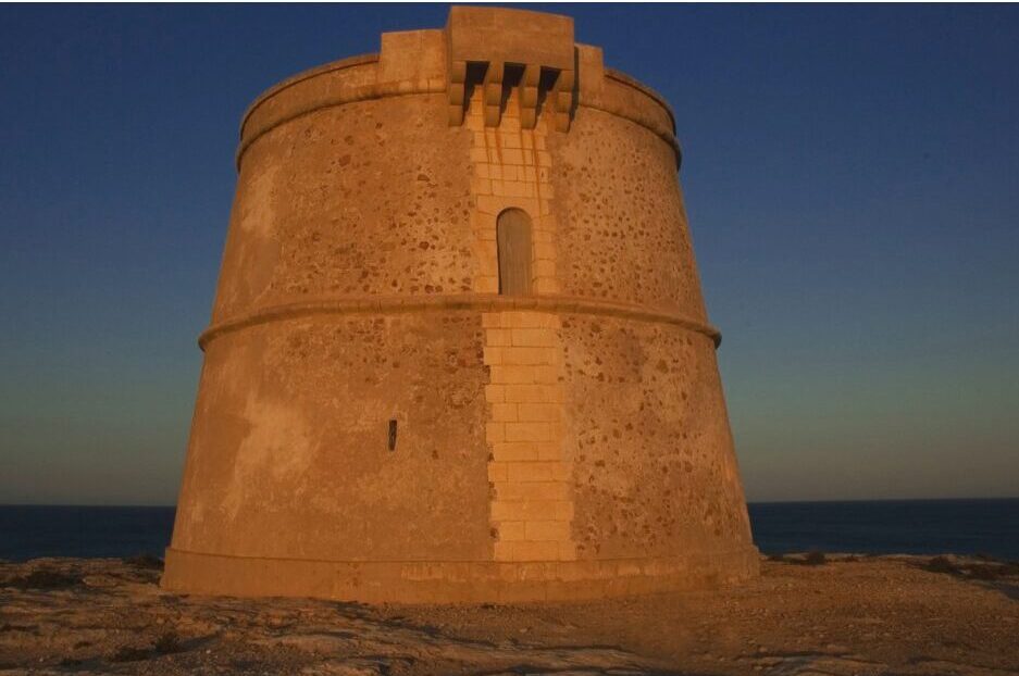 Formentera documenta les torres costaneres de l’illa del segle XVIII