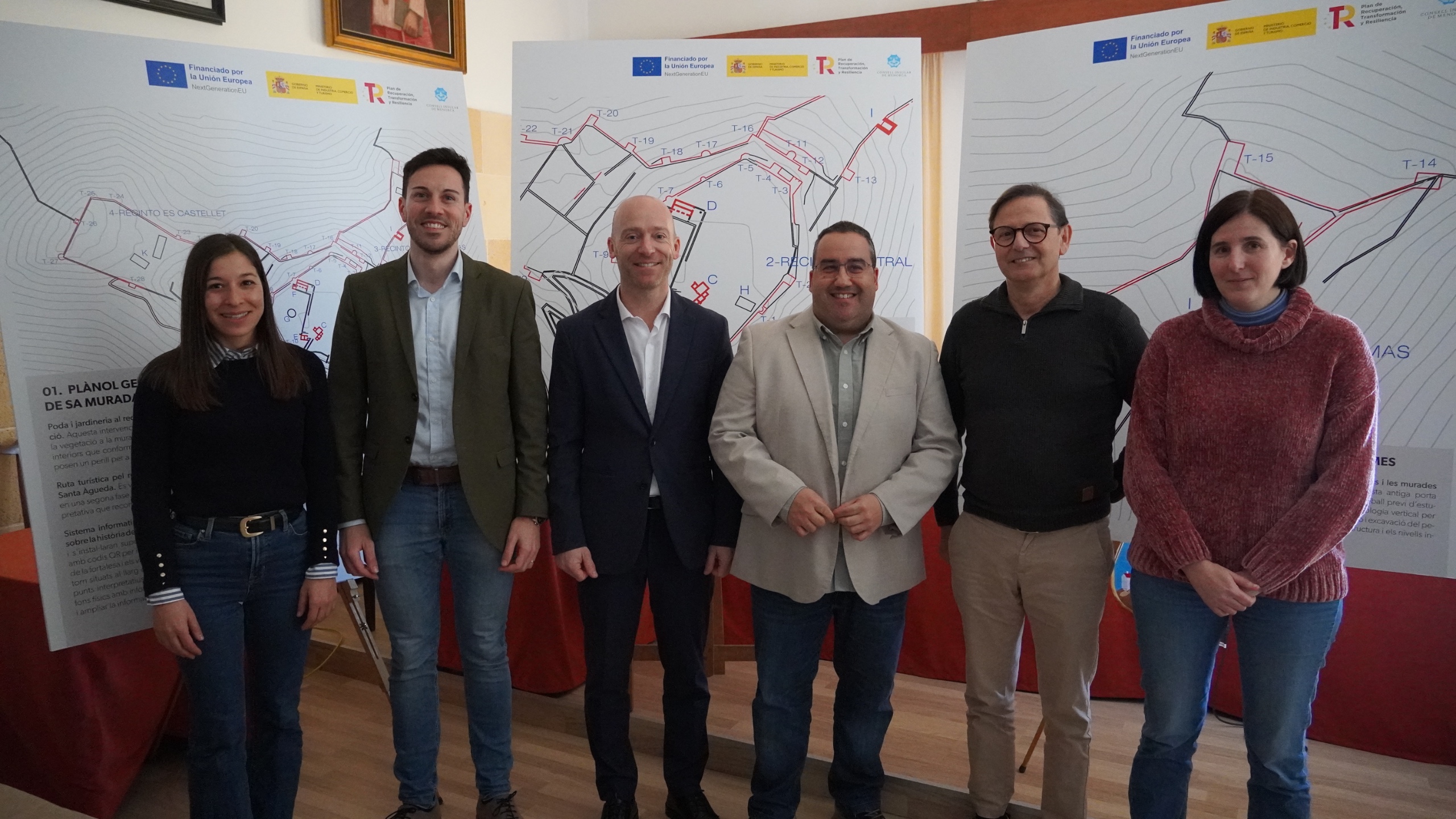 El Consell Insular de Menorca ha anunciat una inversió de més d'1.091.000 euros, provinents de Fons Europeus, per a la restauració del Castell de Santa Àgueda. El projecte ha estat presentat a l'Ajuntament de Ferreries amb l'assistència del president del Consell, Adolfo Vilafranca; el conseller de Cultura, Educació, Joventut i Esports, Joan Pons, i el batle de Ferreries, Pedro Pons. La iniciativa preveu una primera fase amb deu actuacions essencials per a la preservació i protecció del castell, centrant-se en les estructures en pitjor estat de conservació. Vilafranca ha destacat que aquesta és la inversió més important que s'ha fet mai a Santa Àgueda, una fortificació islàmica de gran rellevància històrica i patrimonial a Menorca. El projecte inicial, presentat el 2023, no havia estat inclòs en la primera resolució de la convocatòria de fons del Ministeri de Turisme. No obstant això, el desembre de 2024 es va corregir aquesta resolució i es va concedir un total de 3 milions d’euros per a la restauració del castell. Amb terminis reduïts a un any i tres mesos per executar les actuacions, el Consell Insular ha adaptat el projecte per complir amb els requeriments establerts. Actuacions previstes en la primera fase La primera fase del projecte inclou intervencions com l’arranjament del camí d’accés al castell, la poda i neteja de vegetació que afecta la muralla, una intervenció arqueològica vertical i la restauració de la Casa d’Armes i les murades annexes. També es rehabilitarà l’antic bouer, es recuperarà l’era per convertir-la en un mirador d’estrelles dins del projecte Starlight i es dissenyarà una ruta turística pel recinte del castell. A més, es preveu la integració de Santa Àgueda en la Xarxa de Camins i Rutes Senderistes de Menorca i la instal·lació d’un sistema informatiu amb codis QR per difondre la història i els valors naturals del castell. Així mateix, es redactarà una Guia de Conservació Sostenible del Patrimoni Històric Turístic de Menorca. El conseller de Cultura, Joan Pons, ha subratllat la importància d’aquestes actuacions per garantir la protecció i posada en valor del castell. Per la seva banda, el president del Consell Insular ha remarcat que Santa Àgueda és un Bé d’Interès Cultural (BIC) d’un valor excepcional i que la seva restauració reforça els valors de Menorca com a Reserva de Biosfera.