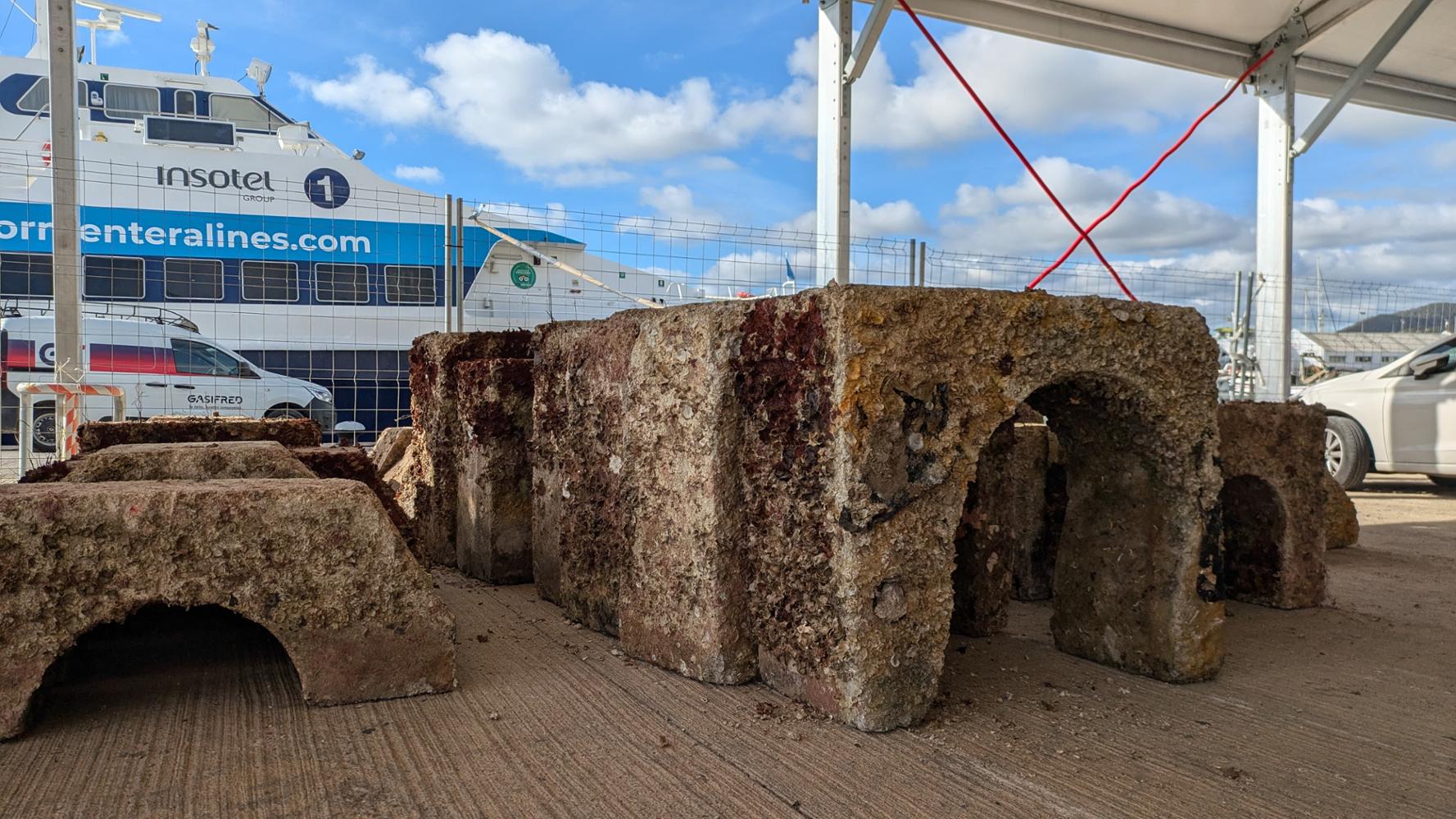 Retirats 700 metres de l'antic emissari de Talamanca, amb prop de la meitat de l'obra executada