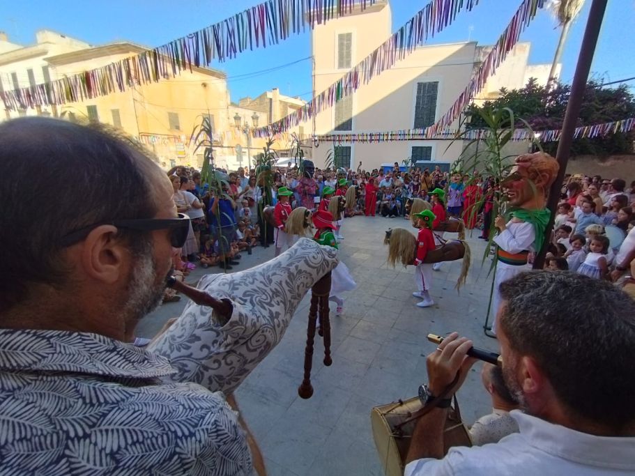 Els cavallets de Felanitx estrenen nova música a dos dels seus balls