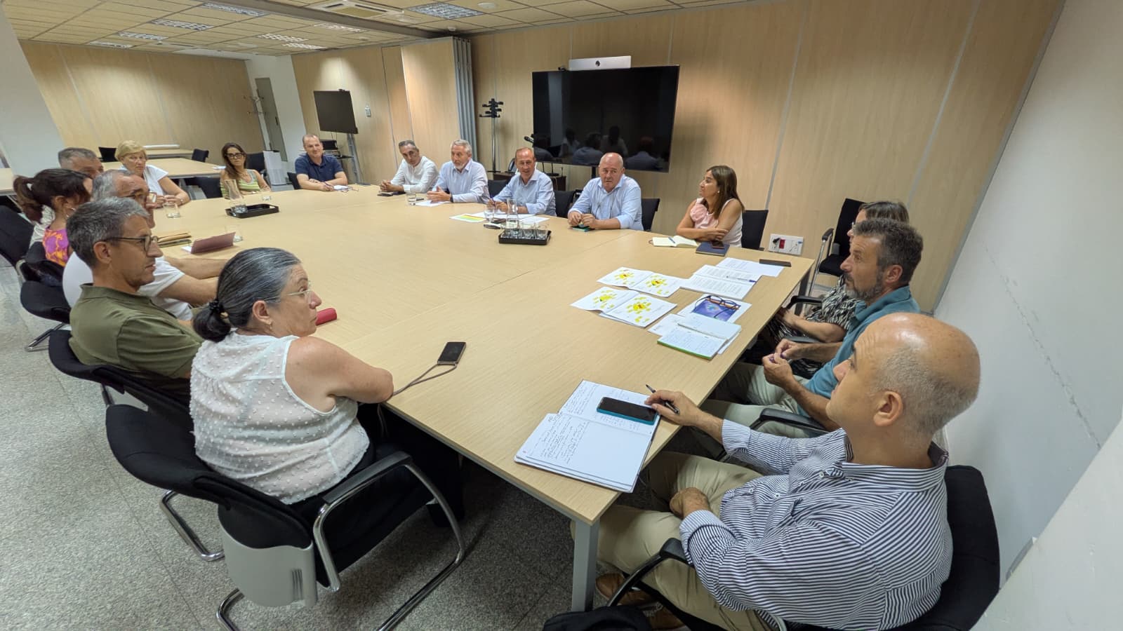 El Govern i la Mancomunitat del Pla cerquen solucions conjuntes per garantir l’abastiment d’aigua
