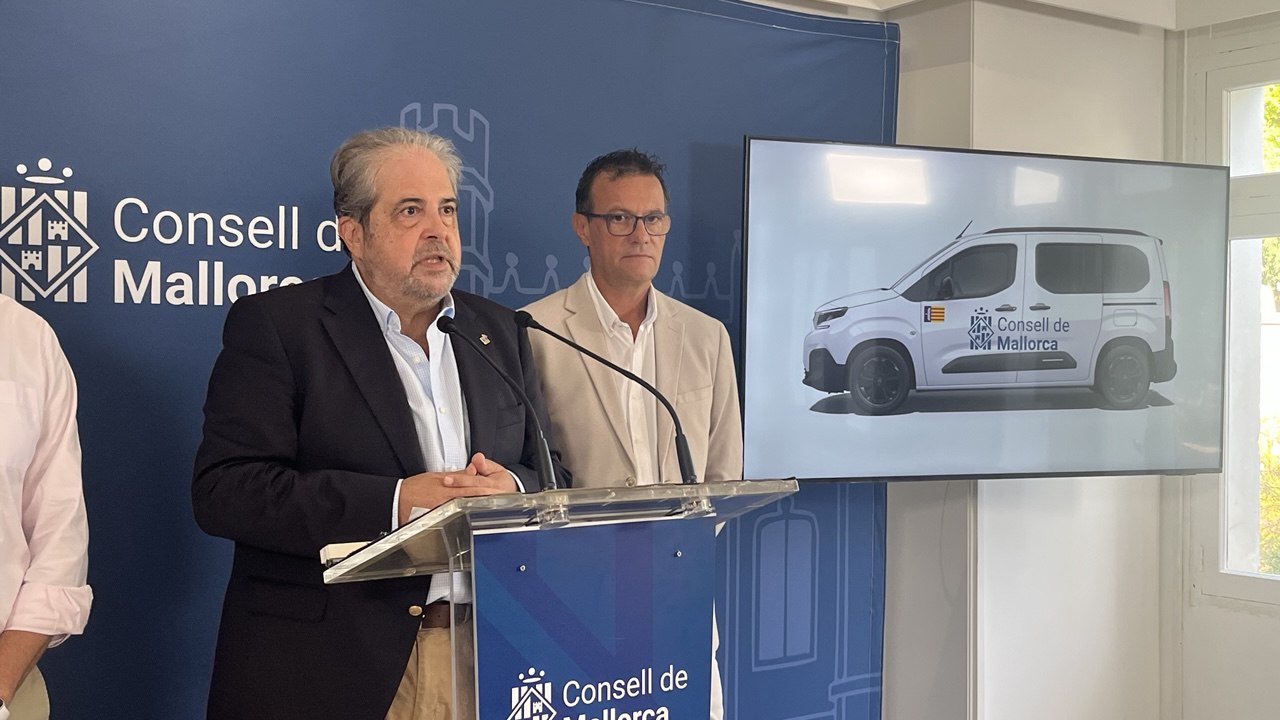 El Consell donarà una furgoneta a cada poble per ajudar en tasques d'emergència
