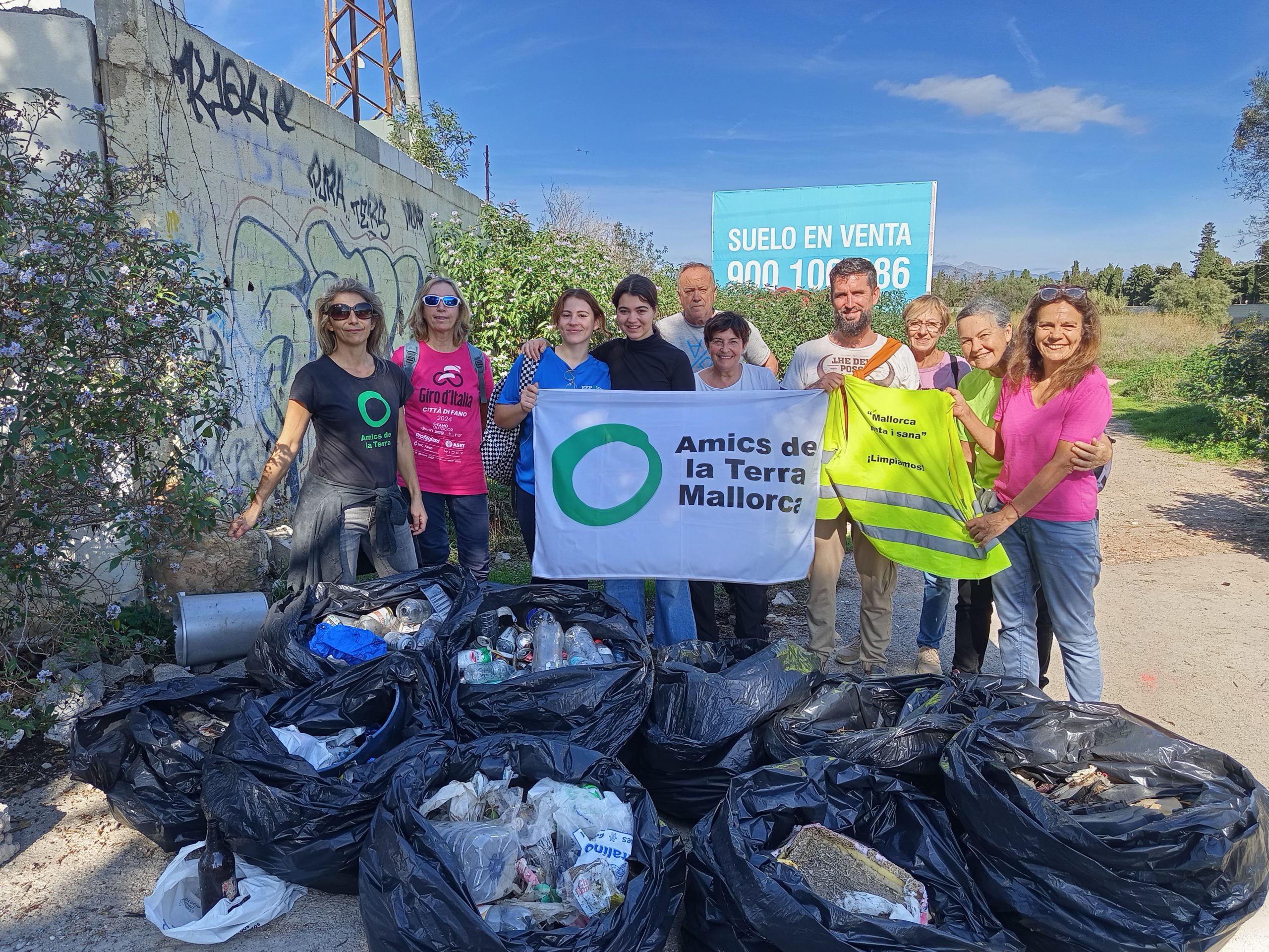 Voluntaris i col·lectius impulsen la recuperació del Torrent Gros