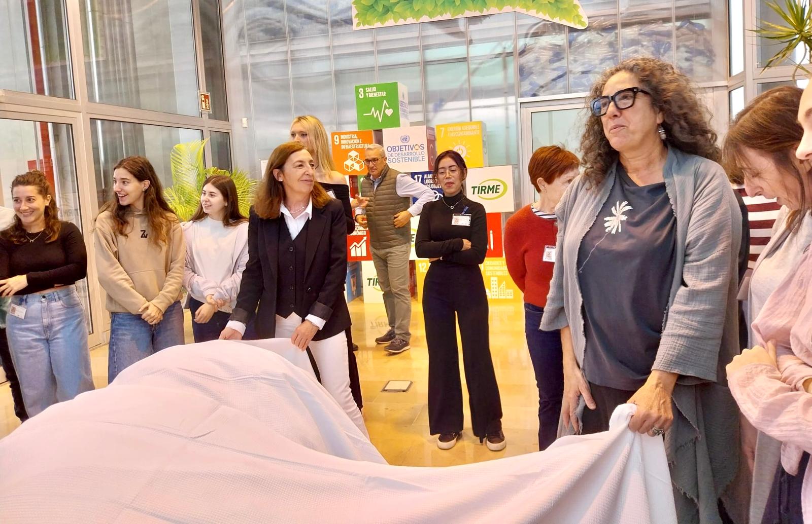 La X Marató de Reciclatge Creatiu de Roba posa el focus en la reutilització tèxtil