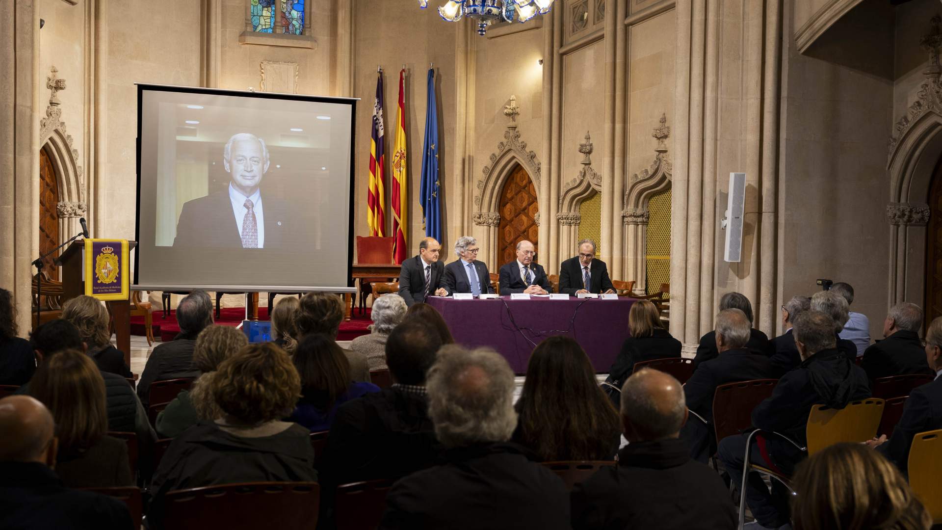 La Reial Acadèmia de Medicina ret homenatge a Bartomeu Anguera, figura clau de la veterinària balear