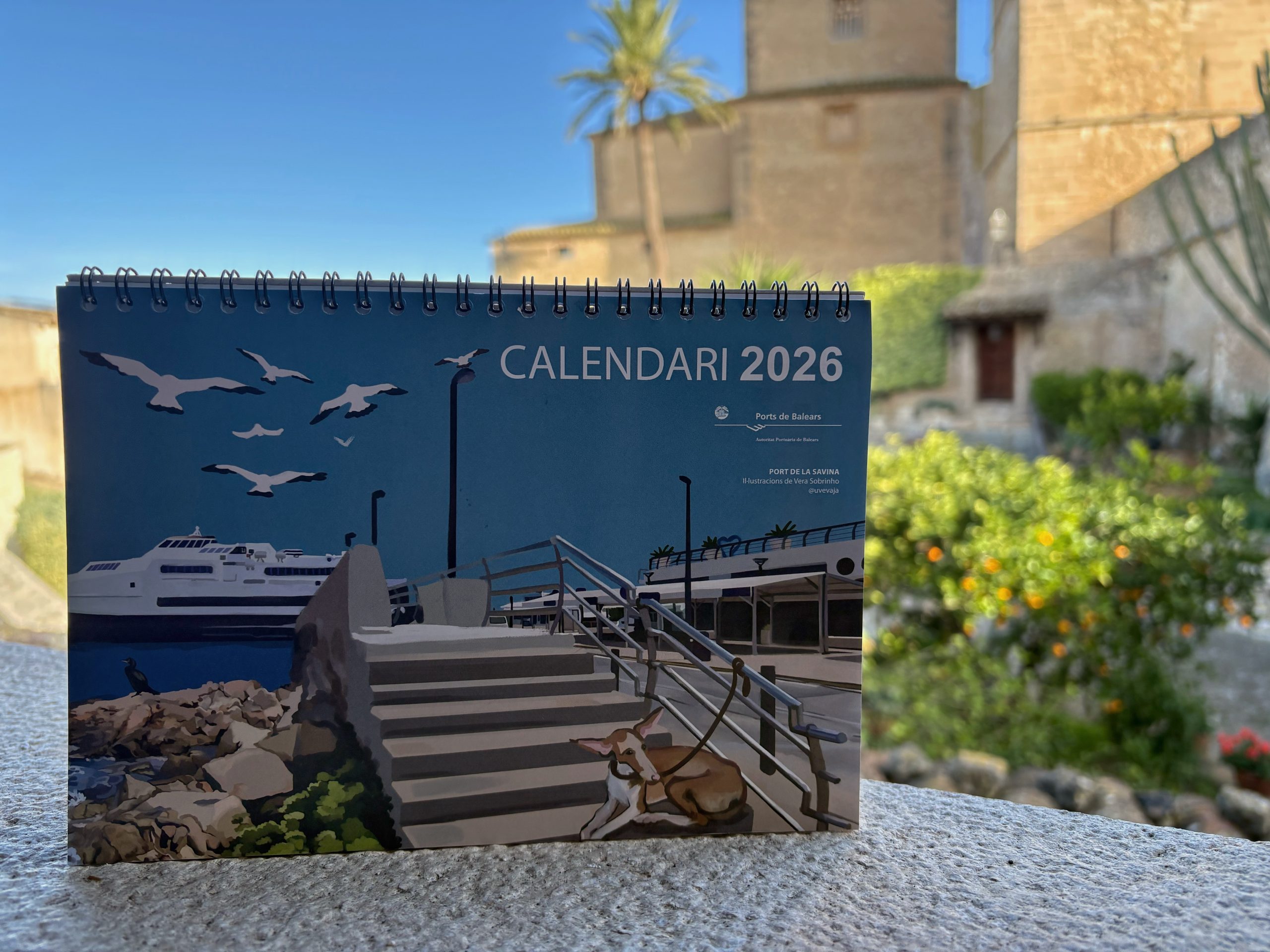 L’Autoritat Portuària dedica el calendari de 2026 al port de la Savina amb il·lustracions de Vero Sobrinho