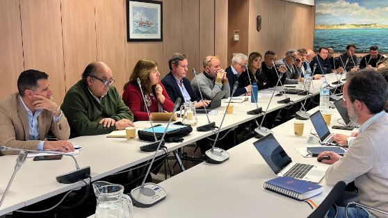 El Ministeri acorda amb el sector pesquer lluitar per la flexibilització de la normativa