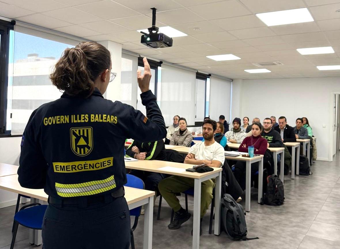 Un nou curs per a la formació dels voluntaris de Protecció Civil en situacions d'emergència
