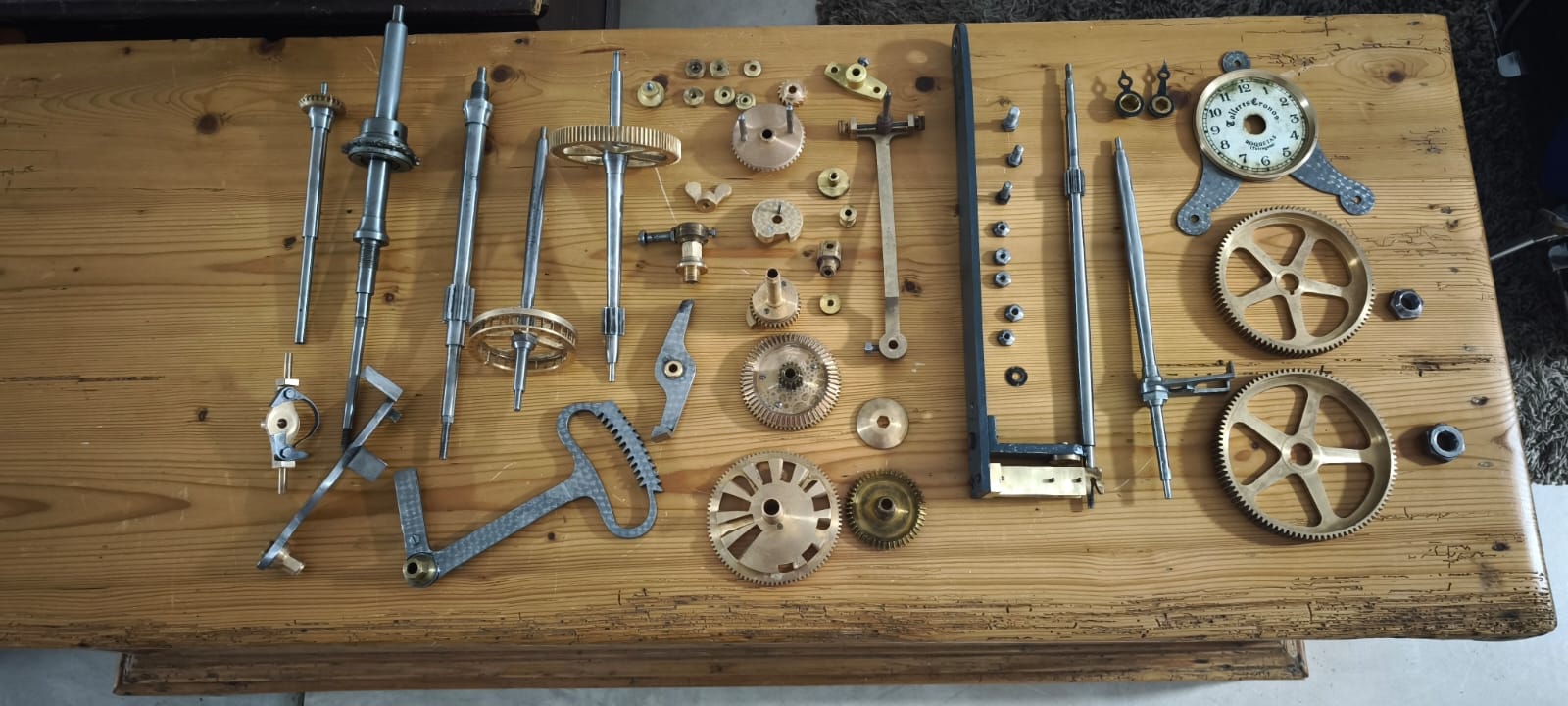 Bartomeu Gomila repararà el rellotge municipal d'Alaior