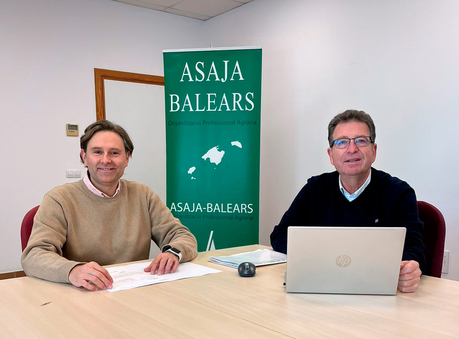ASAJA reclama als ajuntaments més agilitat en les llicències per no perdre ajudes per a naus agrícoles