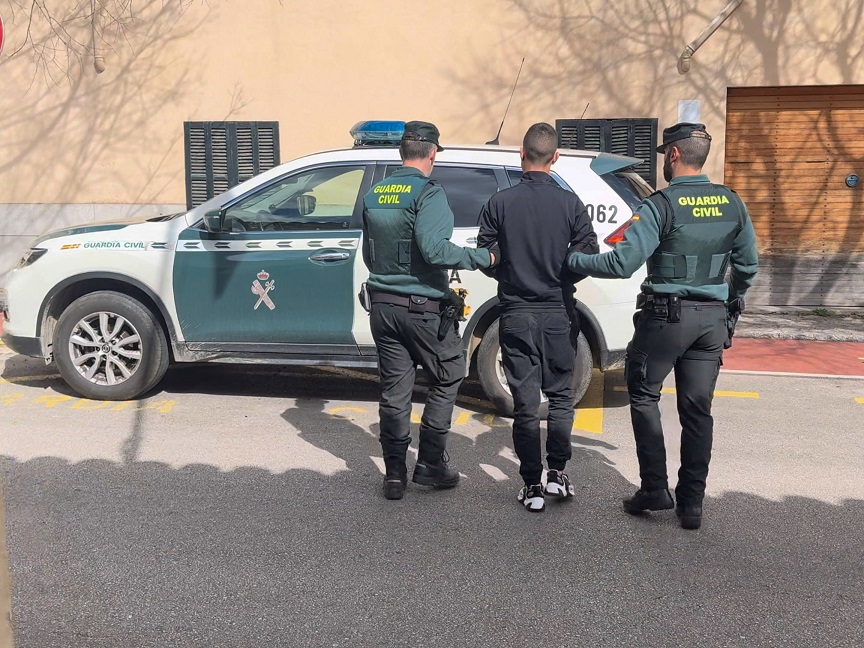 Detenen dues persones per robatoris a vehicles en miradors de la Serra de Tramuntana