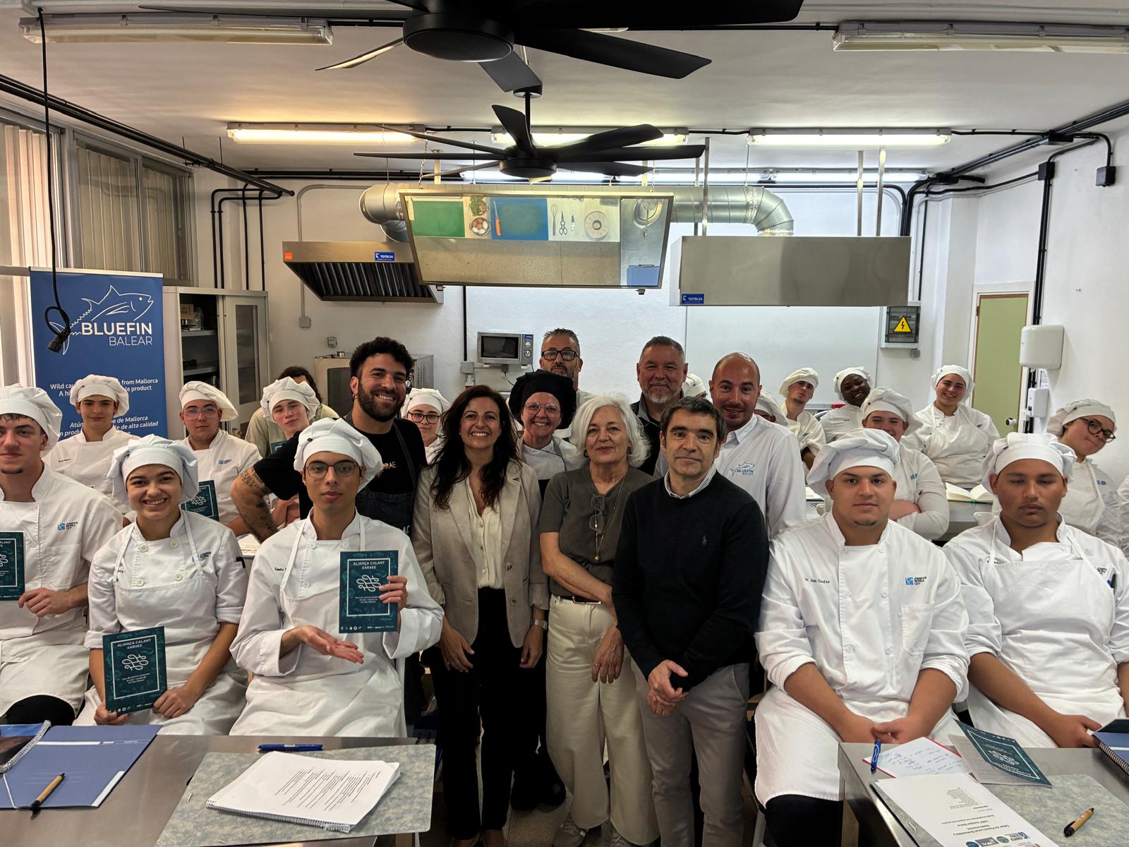 El peix local entra a les aules de cuina del Juníper Serra