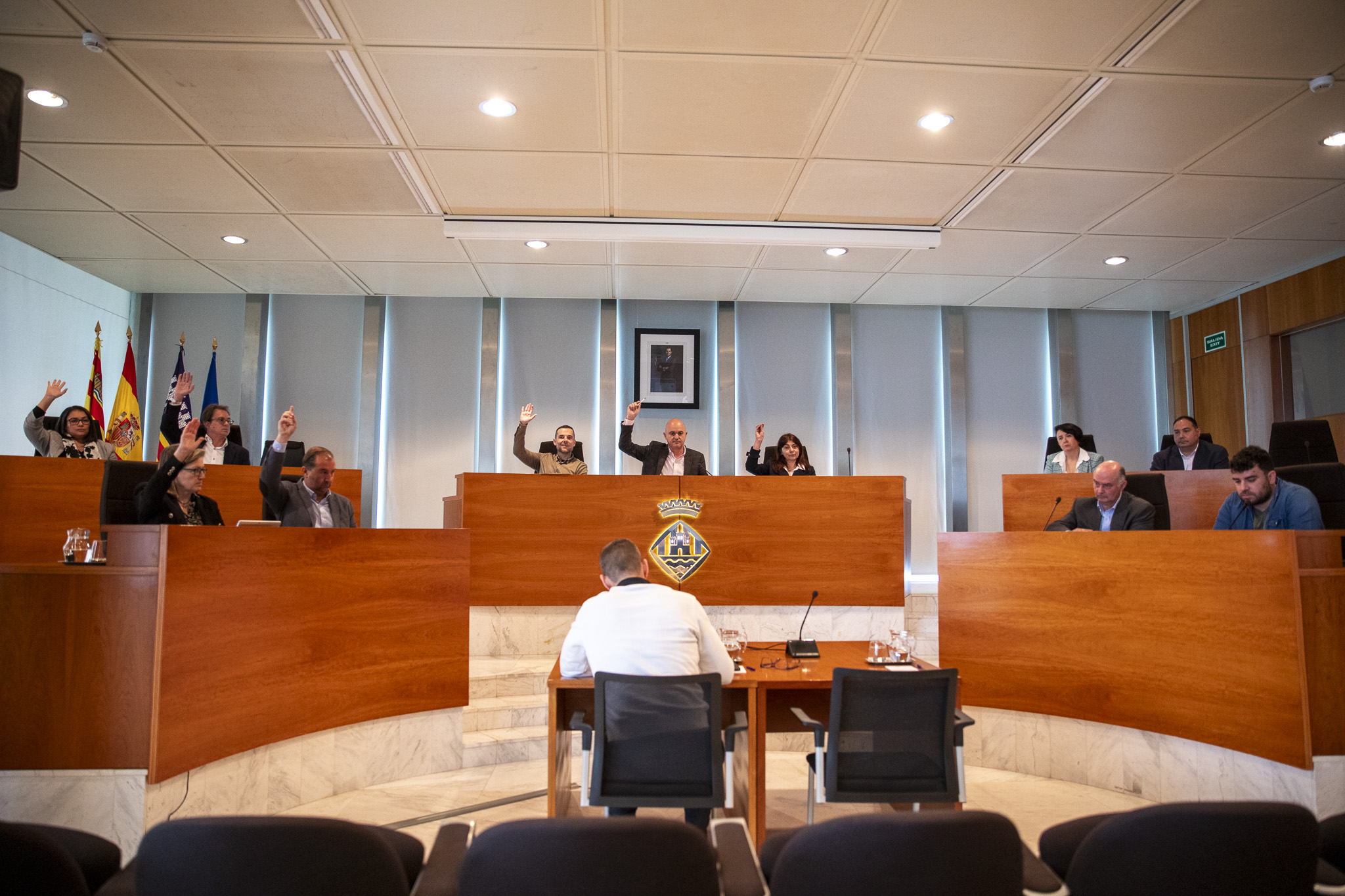 El Consell d’Eivissa accelera la reducció de vehicles i fixa un sostre de 17.668 cotxes diaris per a 2026