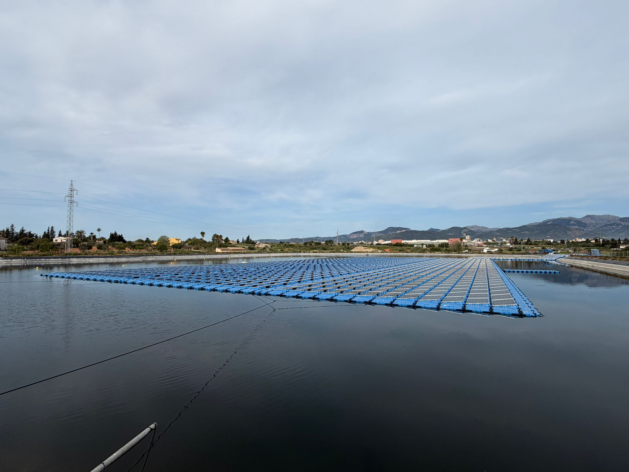 El Govern cobreix la bassa de rec d'Inca amb una planta fotovoltaica