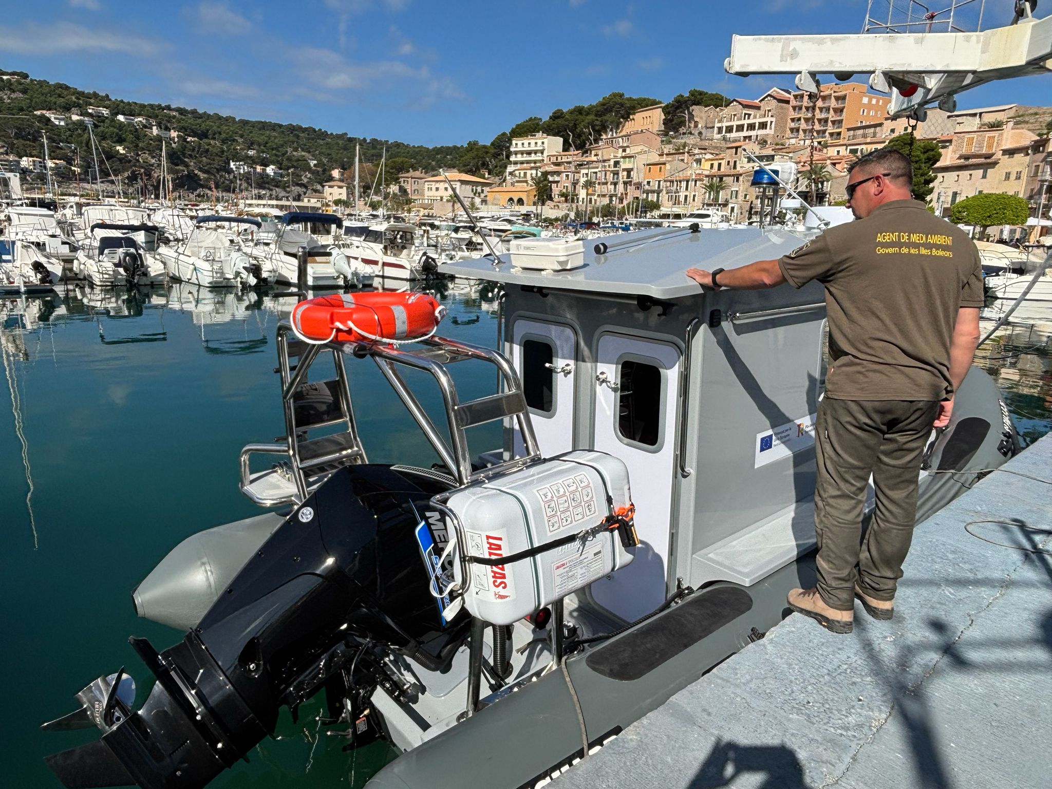 Arriba al Port de Sóller la primera de sis noves embarcacions de vigilància marina