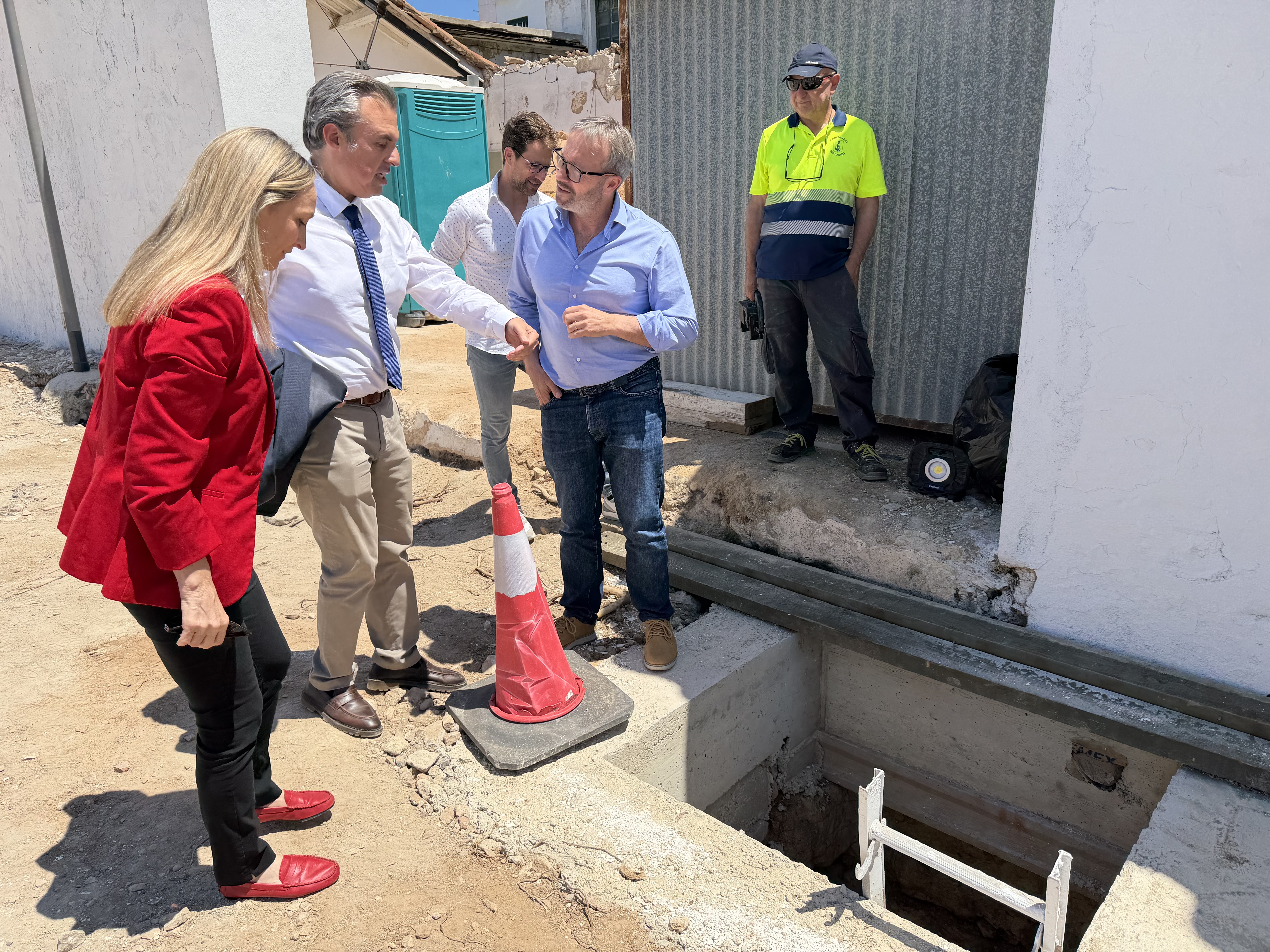 Descobert un túnel del segle XVIII que uneix el Quarter Comte Cifuentes amb Cala Corb