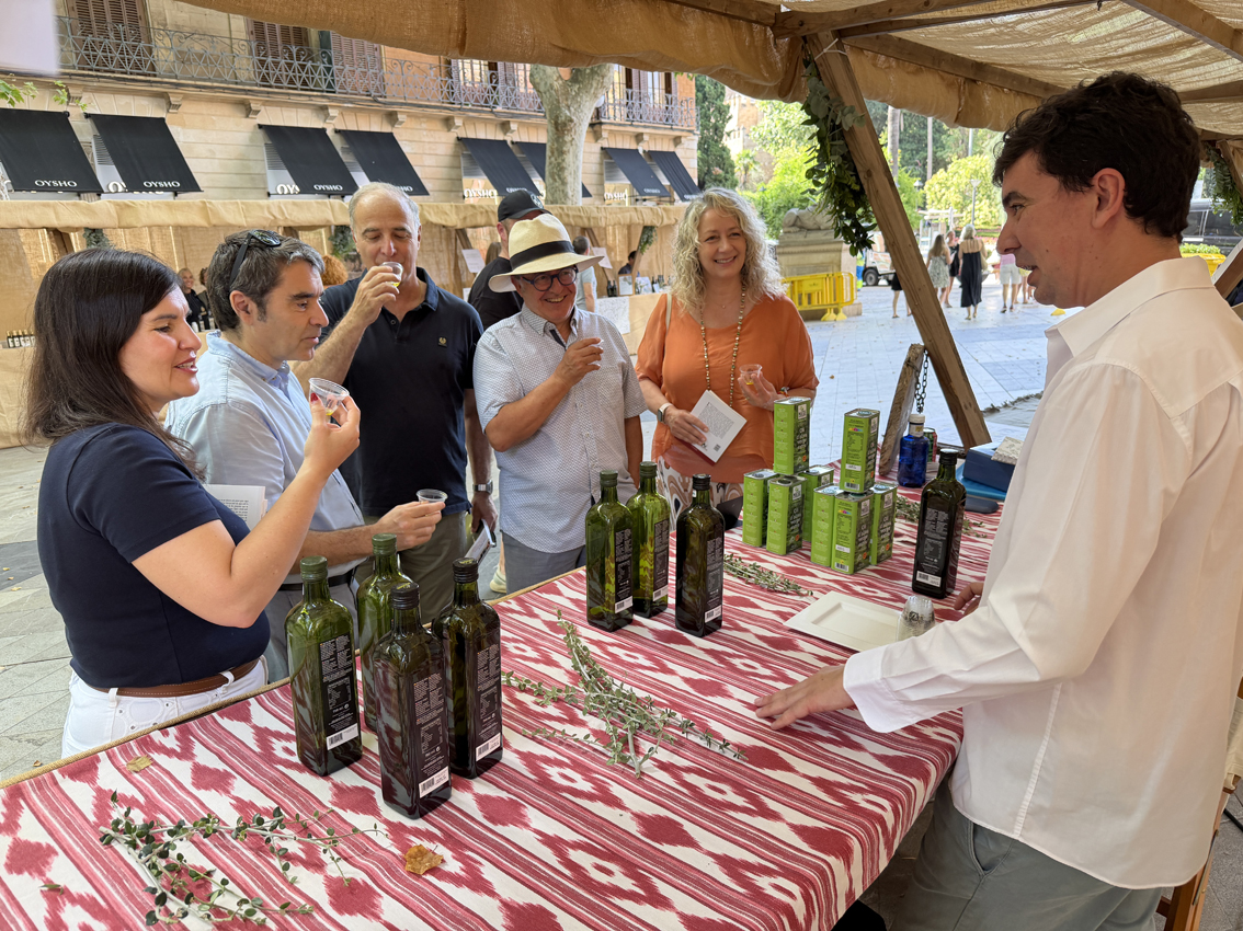 El Born es converteix en una gran oleoteca a l’aire lliure amb la Fira de l’Oli de Mallorca