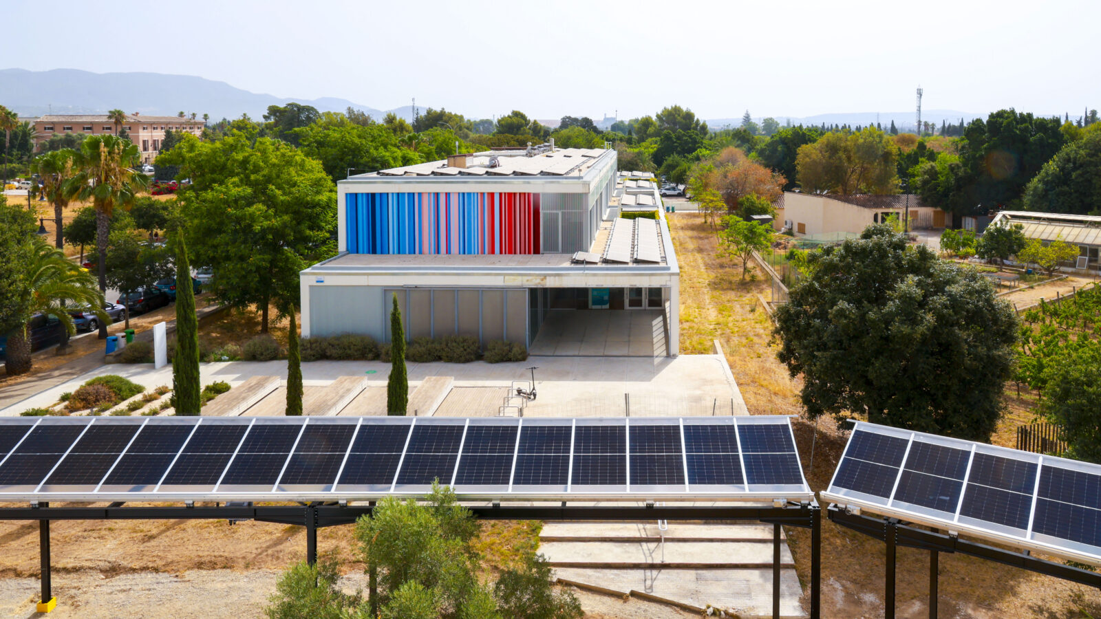 La UIB estalviarà gairebé 1,2 milions d'euros anuals gràcies a l'energia solar