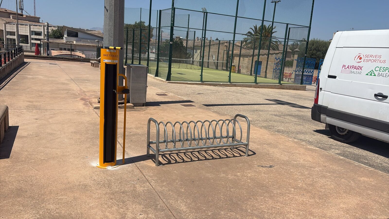 El Pla de Mallorca estrena deu punts públics d'autoreparació de bicicletes
