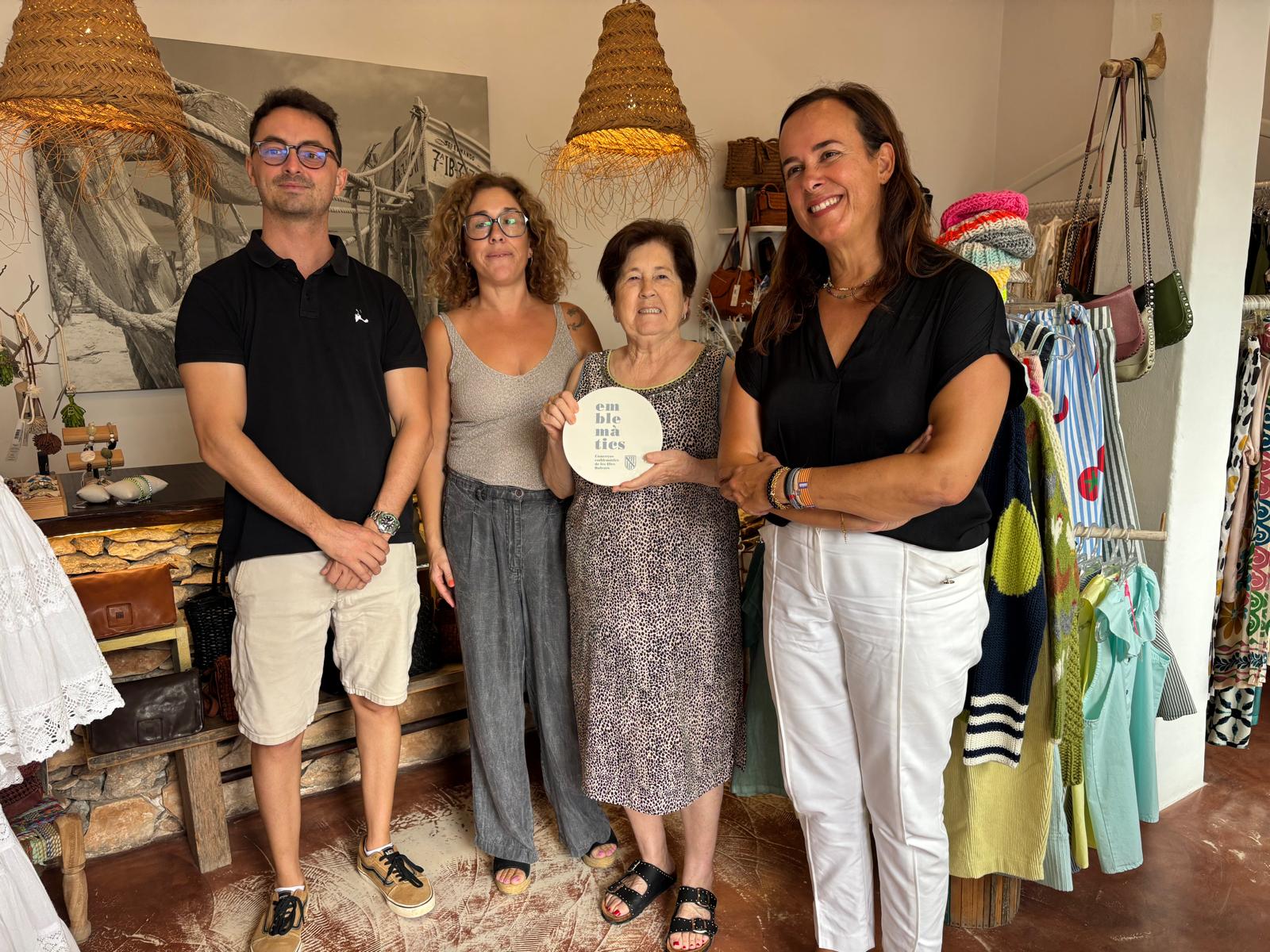 Vuit comerços de Formentera reben el distintiu d’Emblemàtics Balears