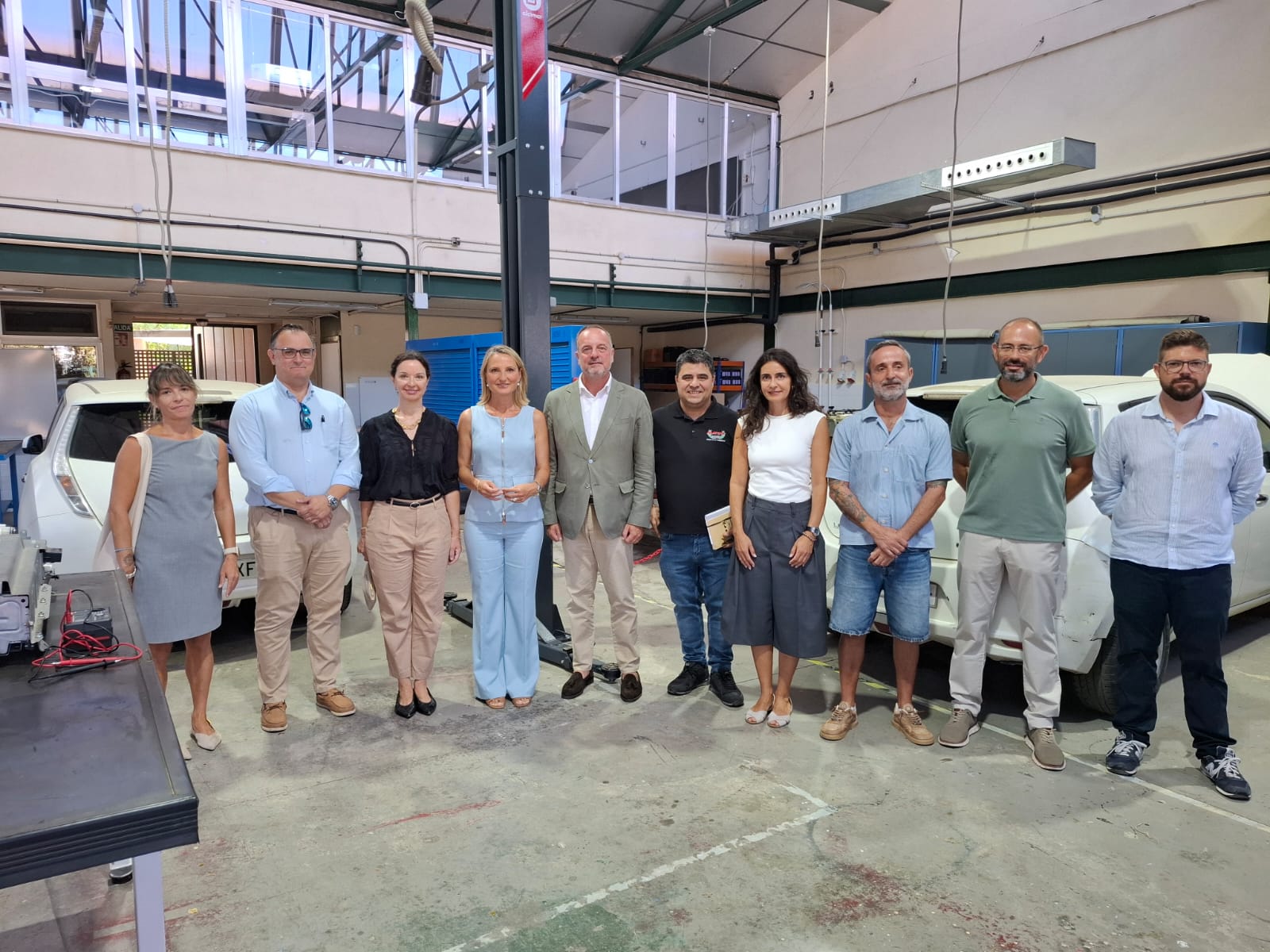 El Govern impulsa una nova formació en vehicles elèctrics per adaptar els professionals als canvis del sector