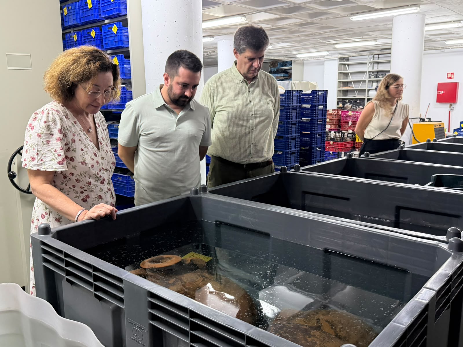 El MAEF inicia la conservació de 26 àmfores romanes recuperades a 1.400 metres de profunditat al sud de Formentera