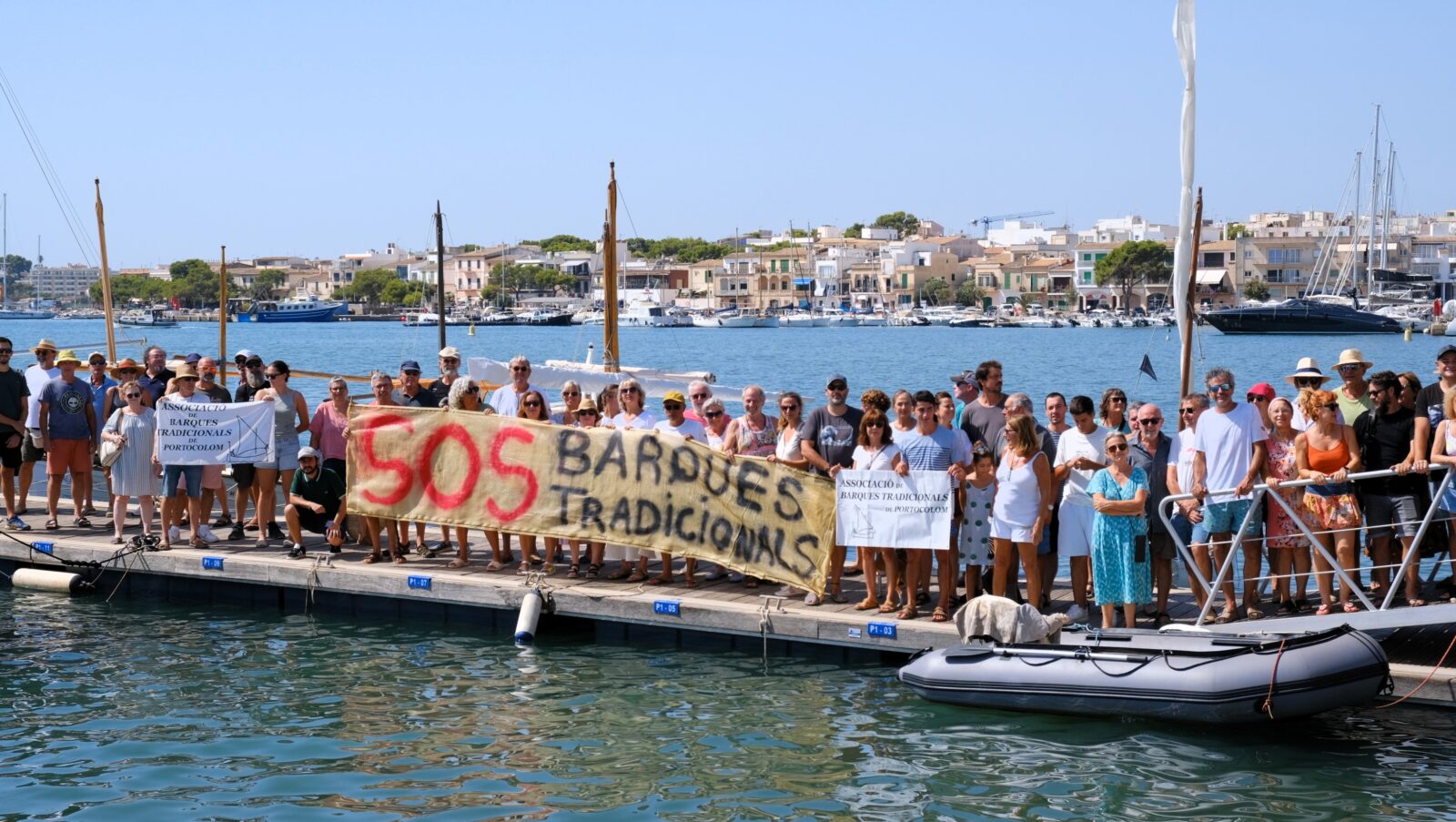Clam a Portocolom perquè les embarcacions tradicionals tengun amarraments permanents i assequibles