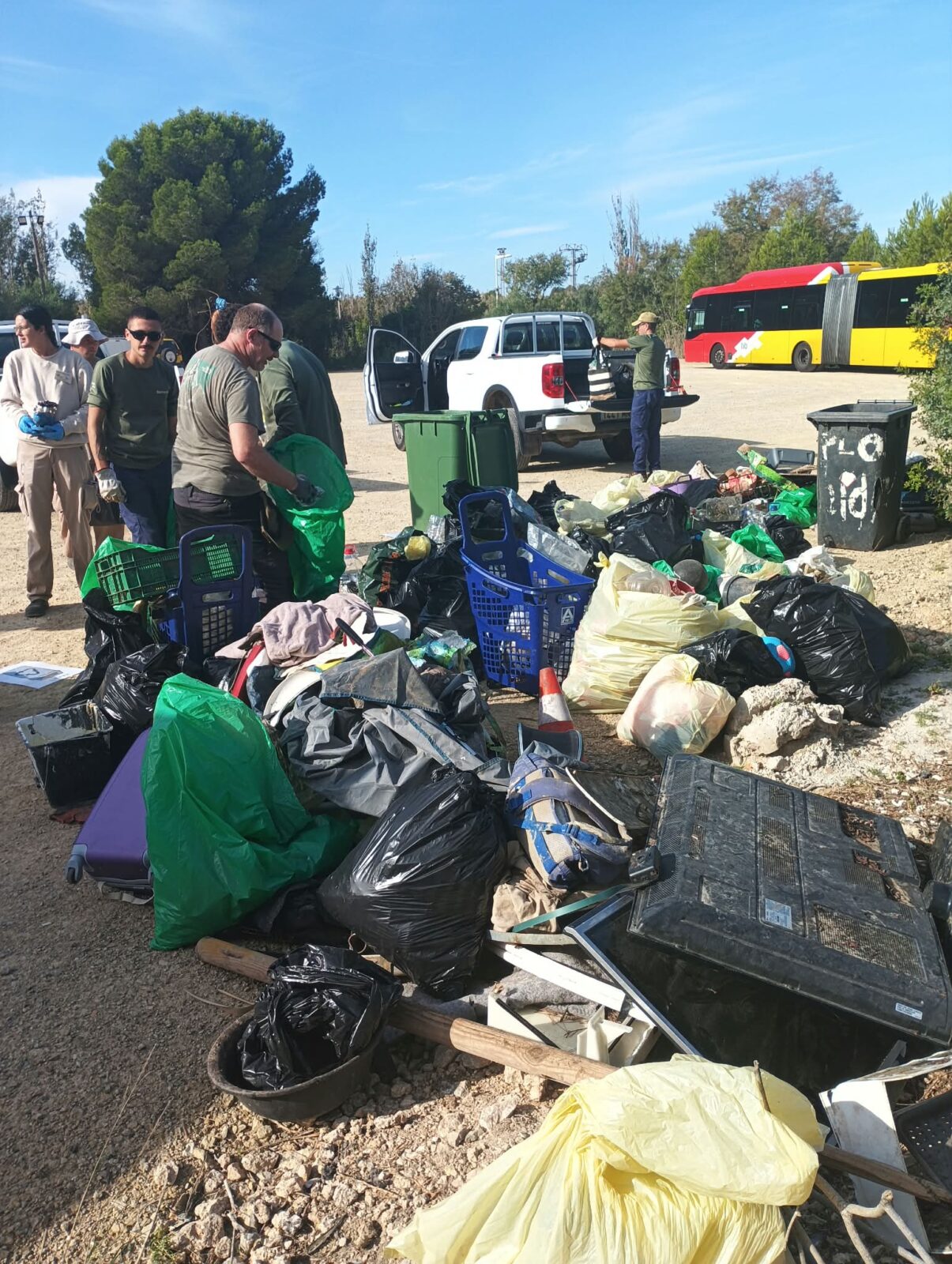 Alumnes de Calvià retiren 431 quilos de residus de l’Àrea Biològica Crítica de Magaluf