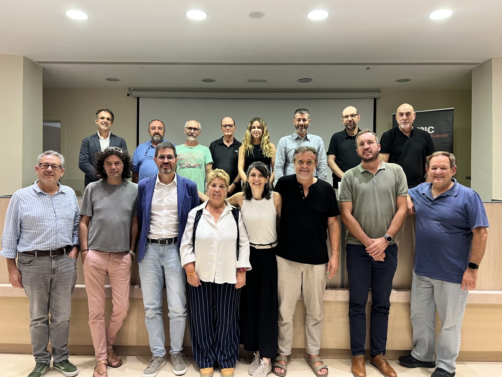 La intel·ligència artificial i els mitjans de proximitat centren una jornada de l’AMIC Illes Balears