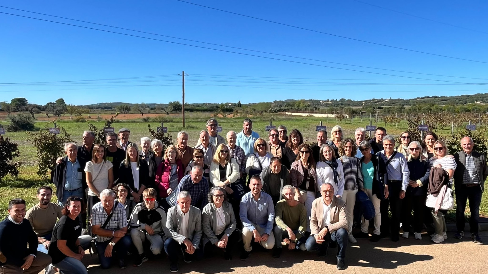 Viticultors de l’Alt Penedès visiten Mallorca per conèixer les particularitats del sector vinícola