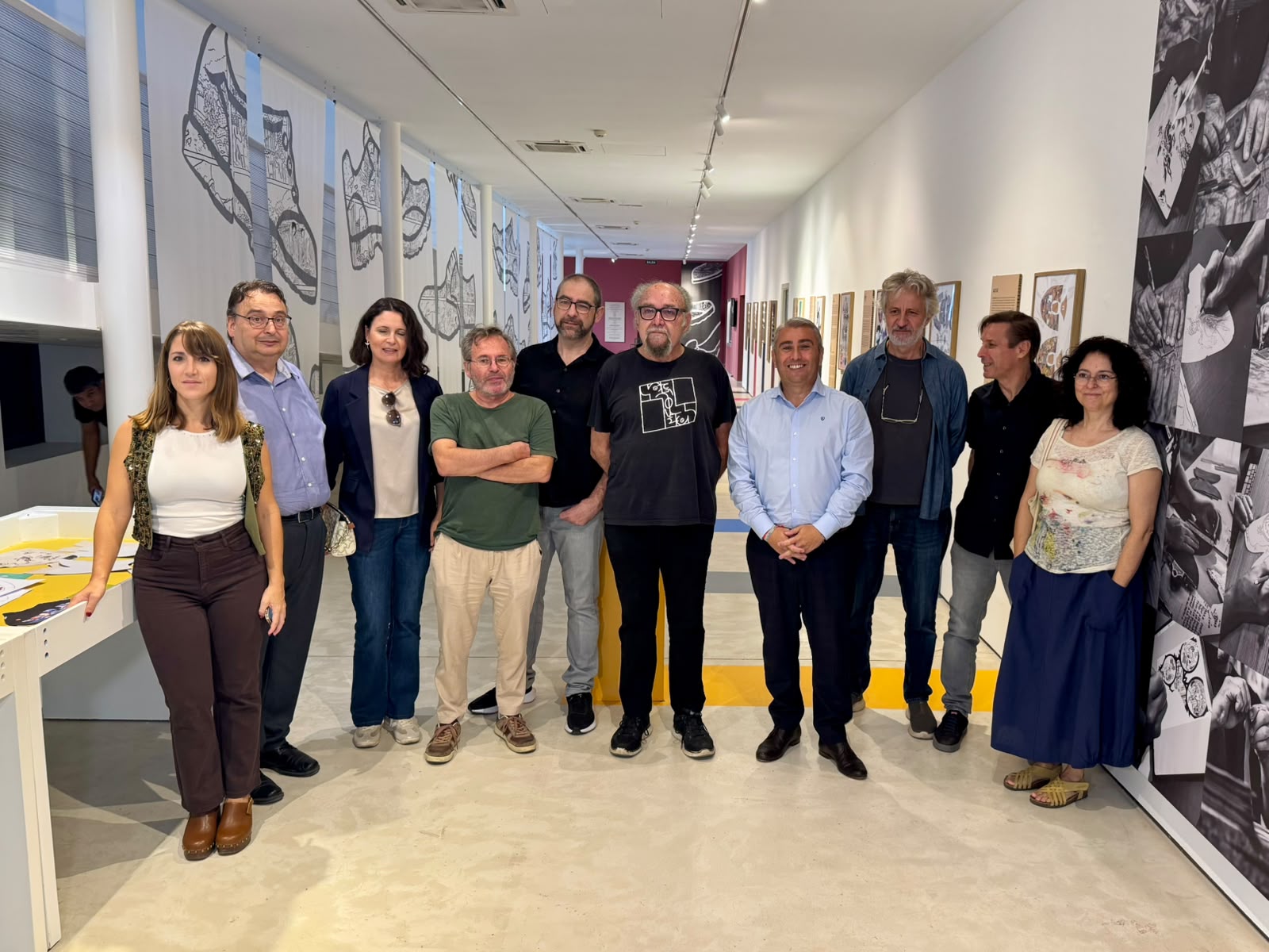 Deu empreses sabateres del Raiguer i deu dibuixants converteixen el calçat en còmic a Inca